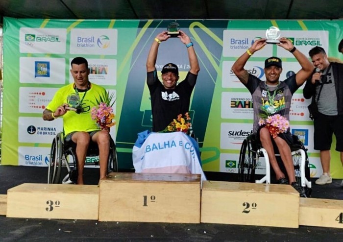 Paratleta Marcos Vinícius é campeão do Circuito Brasil Super Series de Triathlon
