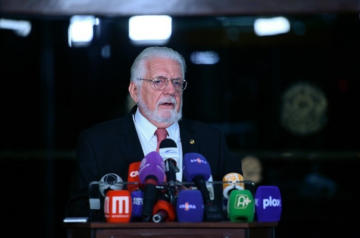 Líder do Governo no Senado, Jaques Wagner deu entrevista coletiva após reunião com Pacheco e os demais líderes - Foto: Edilson Rodrigues/Senado Federal