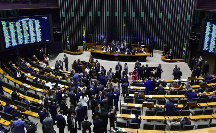 Deputados reunidos nesta quinta - (Foto: Zeca Ribeiro/Câmara dos Deputados)