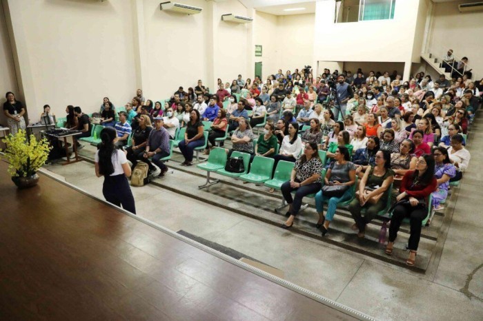 Programa Nacional de Alimentação Escolar promove encontro formativo na Secretaria de Educação 