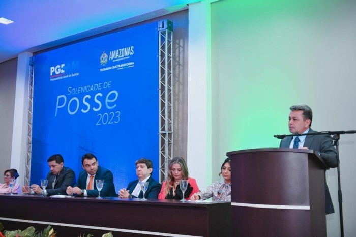 Governo do Amazonas dá posse a novos procuradores e servidores aprovados em concursos públicos