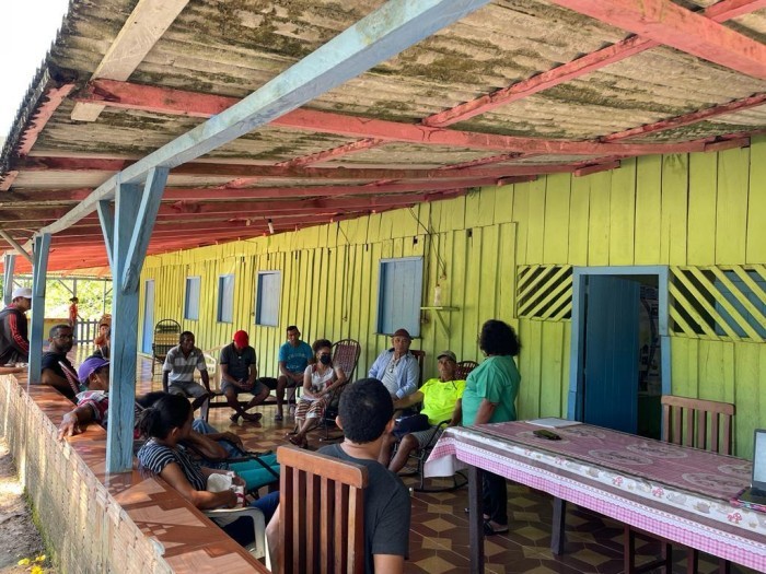 Alunos realizam apresentação em comunidade – FOTOS: Acervo da pesquisadora, Ednilce Mendes