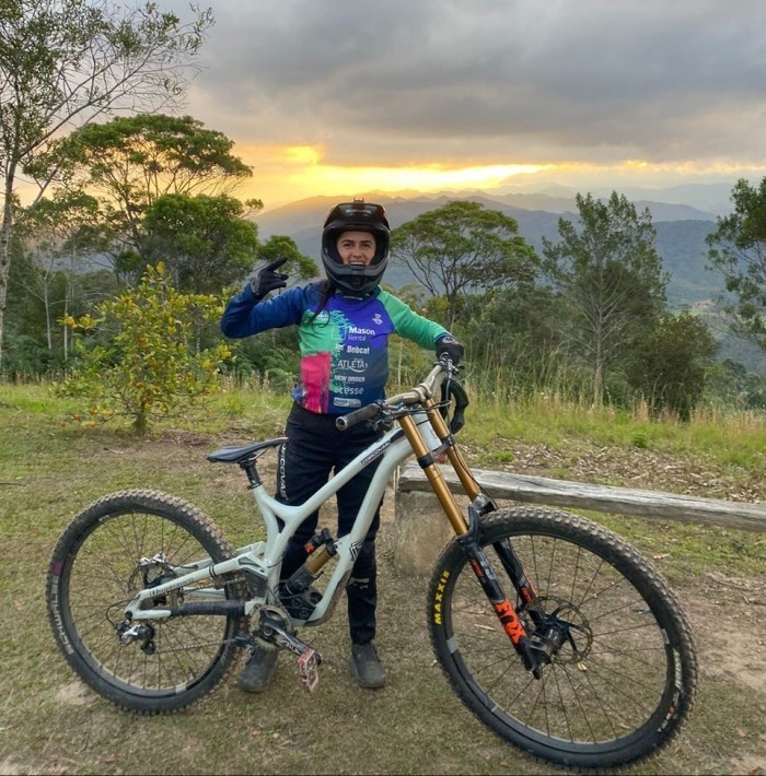 Nara Faria disputa Campeonato Brasileiro de Downhill em Santa Catarina