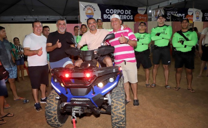 Em Araguatins, governador Wanderlei Barbosa visita Praia da Ponta e entrega quadriciclo para a Polícia Militar