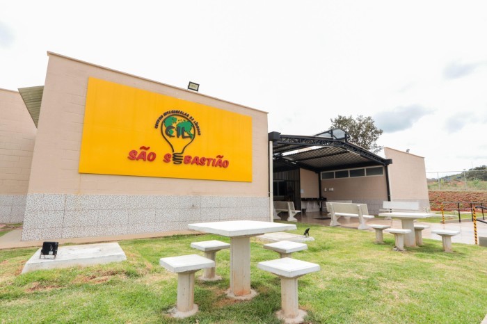 Contemplados nos Centros Interescolares de Línguas devem fazer matrícula