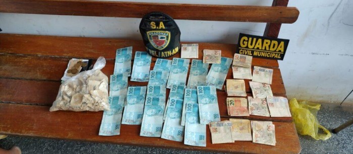 Em Atalaia do Norte, PMAM apreende drogas e R$ 2.950 em espécie