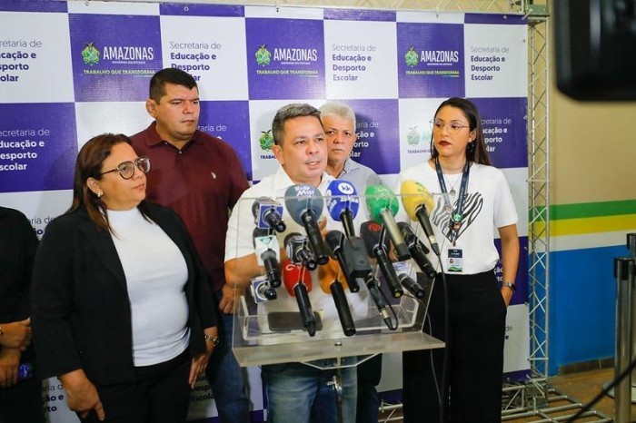 Governador em exercício Tadeu de Souza entrega 51º laboratório de robótica e destaca êxito da reposição de aulas na rede estadual