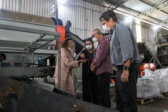 Em visita à fábrica no PIM, Governo do AM reforça o apoio a projetos de logística reversa 