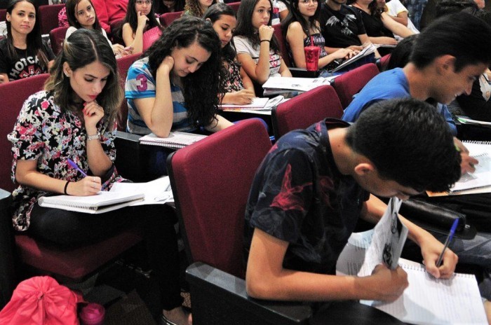 Programa de Assistência Estudantil concede auxílios a estudantes