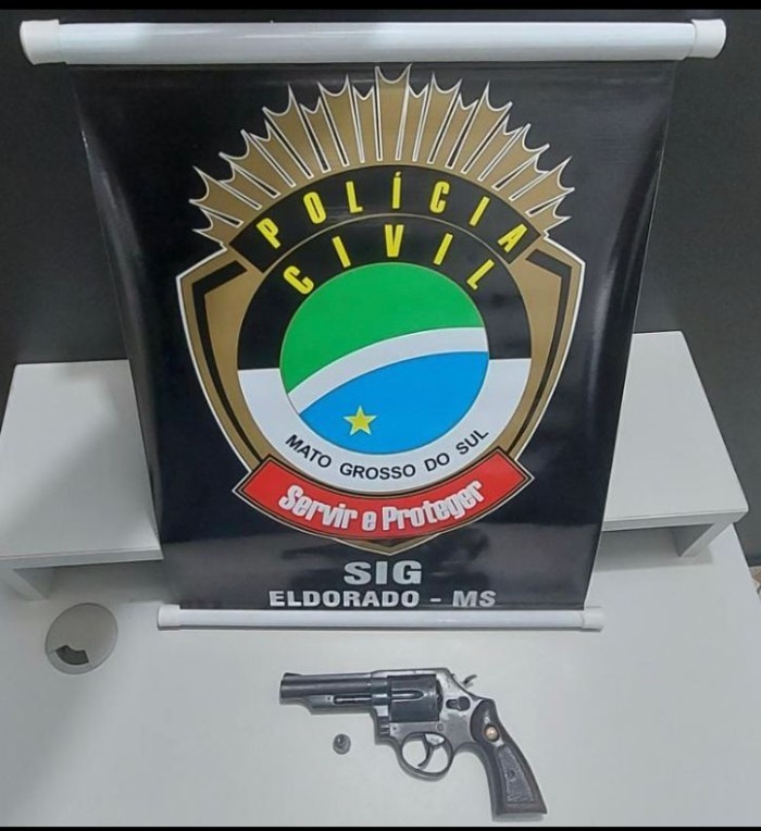 Em Eldorado, Polícia Civil prende em flagrante homem que efetuou disparos de arma de fogo na casa do irmão de criação