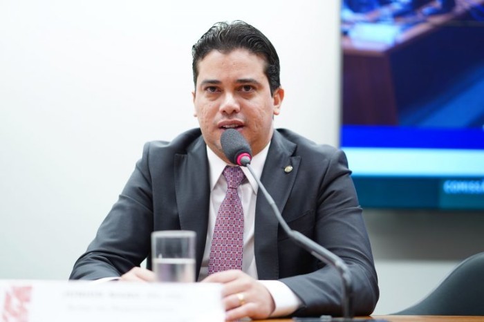 Júnior Mano quer obter informações sobre as atividades da Rental Coins - (Foto: Pablo Valadares/Câmara dos Deputados)