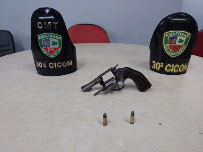 PMAM detém homem por porte ilegal de arma de fogo