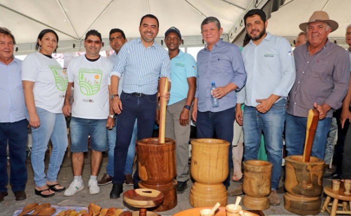Governador Wanderlei Barbosa prestigia aniversário de Arraias e visita Feira da Agricultura Familiar