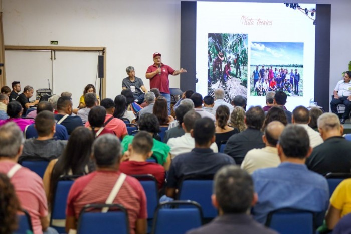Seminário fortalece construção de políticas públicas sobre a cadeia produtiva do açaí