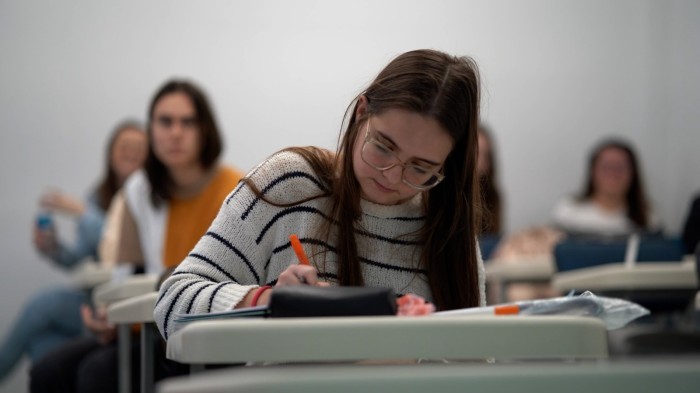 Inscrições abertas para curso de licenciatura gratuito de Letras-Alemão em Blumenau