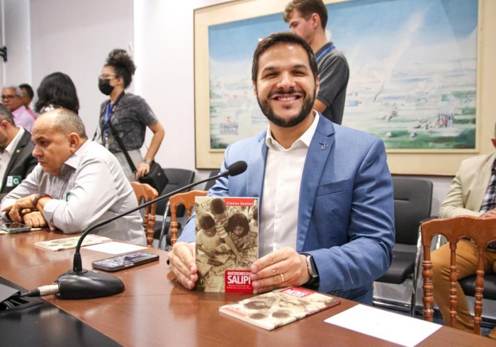 Mais de 5 mil cheques-livros do Salipi serão distribuídos para estudantes da Rede Estadual