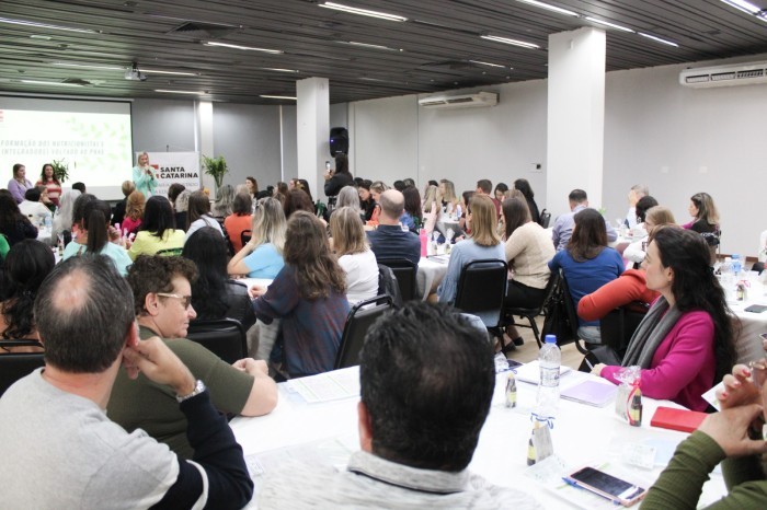 Educação promove encontro para discutir alimentação saudável nas escolas