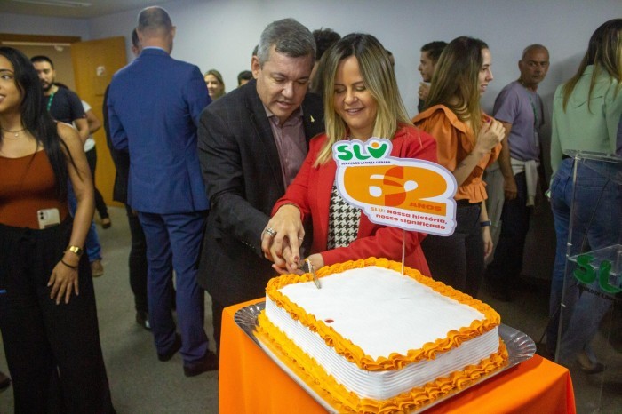 SLU comemora 62 anos e assina com Inas plano de saúde aos servidores