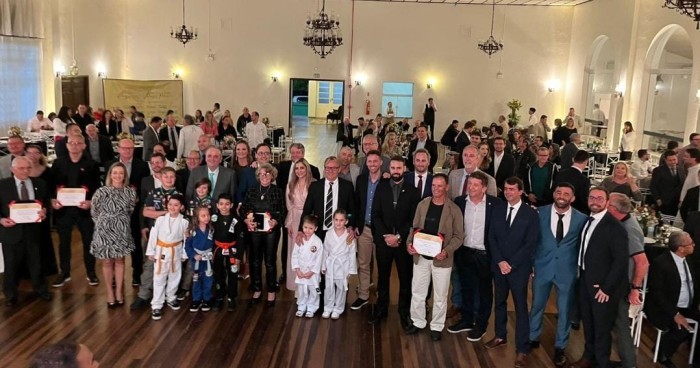 Fesporte homenageia destaques do esporte 2022