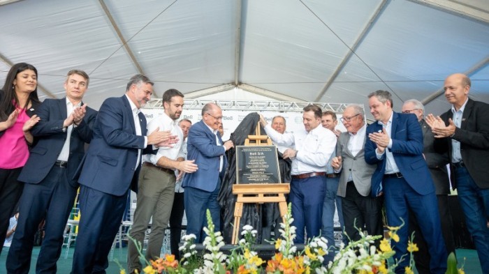 A nova fábrica, cuja construção foi oficializada nesta sexta (4), deve ser concluída até 2025 -Foto: Maurício Tonetto/Secom
