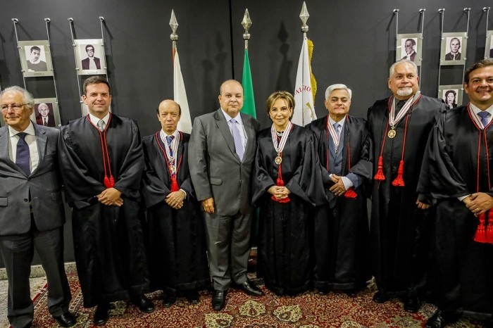 Governador participa da posse da nova integrante do TRE-DF