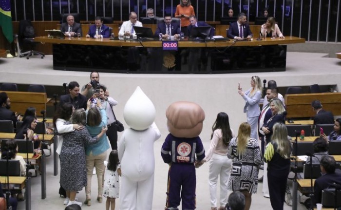 Sessão solene foi realizada no Plenário - (Foto: Bruno Spada/Câmara dos Deputados)