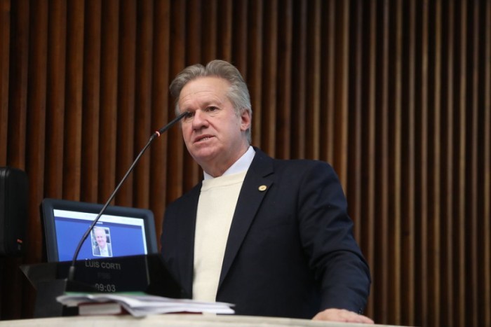 Deputado Luis Corti (PSB) defende políticas de incentivo à cadeia produtiva do leite do Paraná