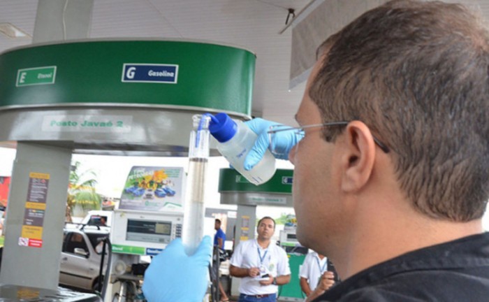 Agência de Metrologia orienta sobre o que o consumidor deve observar nas bombas de combustível ao abastecer seu veículo