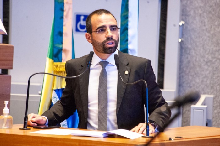 Deputados pedem providências contra assaltos em áreas escolares