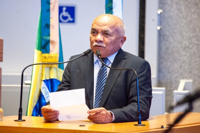Deputados exigem cumprimento de lei que garante participação no plano de saúde dos servidores