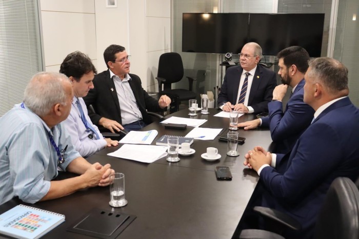 - Presidente Marcos Aurélio Freitas se reuniu em Brasília com o secretário-executivo do Ministério das Cidades, Hildo Rocha (Foto: Divulgação)