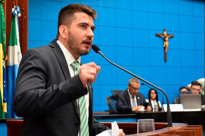 Decreto Legislativo visa suspender reserva de vagas para travestis e transexuais