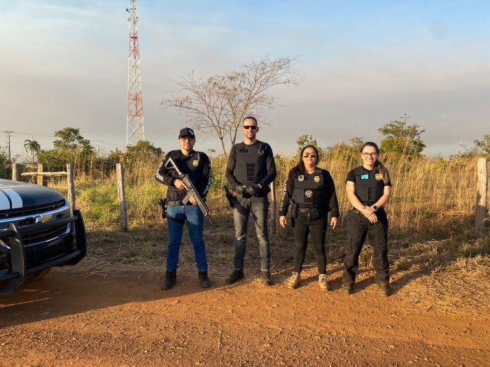 Polícia civil cumpre mandados de busca e apreende armas e munições em Coxim