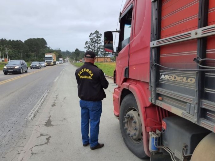 Operação: Fazenda flagra irregularidades no transporte de mercadorias no Vale do Itajaí