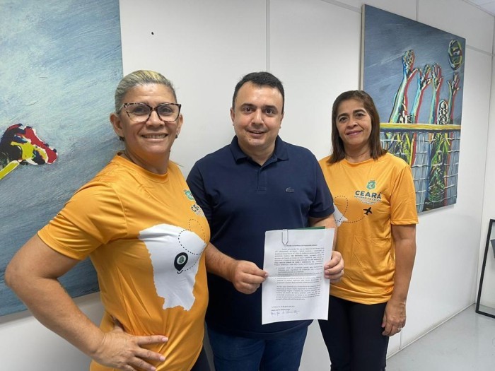 Sesporte entrega passagens aéreas para atletas de vôlei master