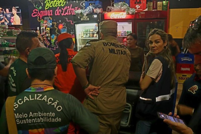 CIF: Um estabelecimento foi interditado, cinco autuados e 43 condutores de veículos autuados ou notificados entre a noite de sábado e madrugada deste domingo