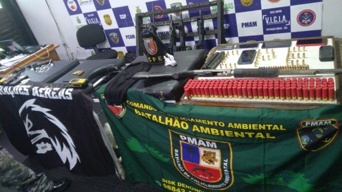 Base Arpão: SSP-AM apreende lancha, arma e munições em Coari, no Amazonas