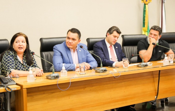 GDF apresenta avaliação do Plano Plurianual a deputados distritais