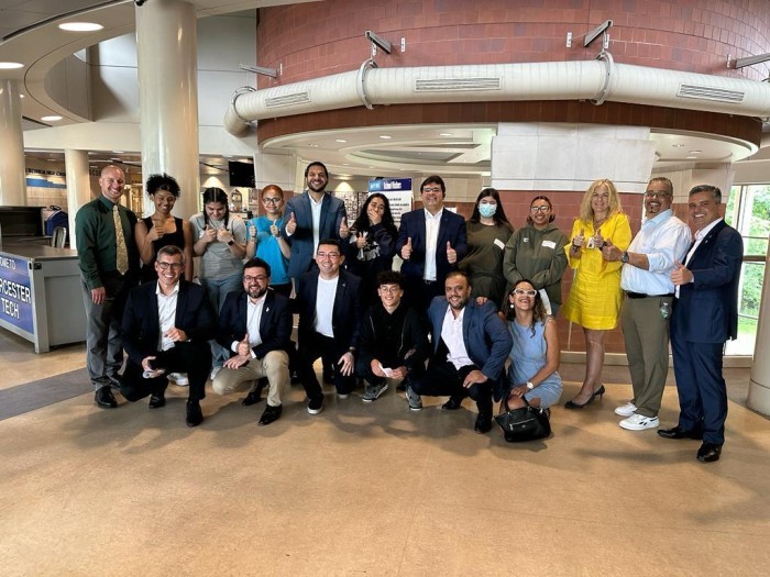 Governador Rafael Fonteles visita escola nos EUA para aplicar modelo no Piauí