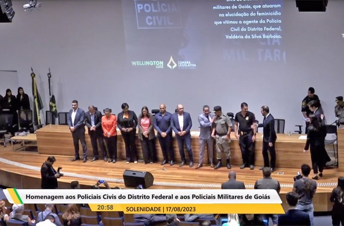 CLDF presta homenagem a policiais que esclareceram o feminicídio da agente de polícia Valdéria Barbosa