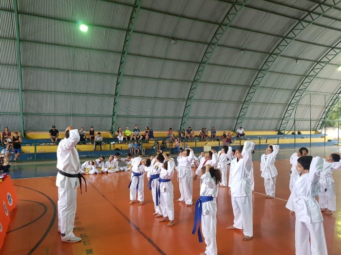 Festival de Karatê reúne 100 alunos da rede de ensino de Palmas
