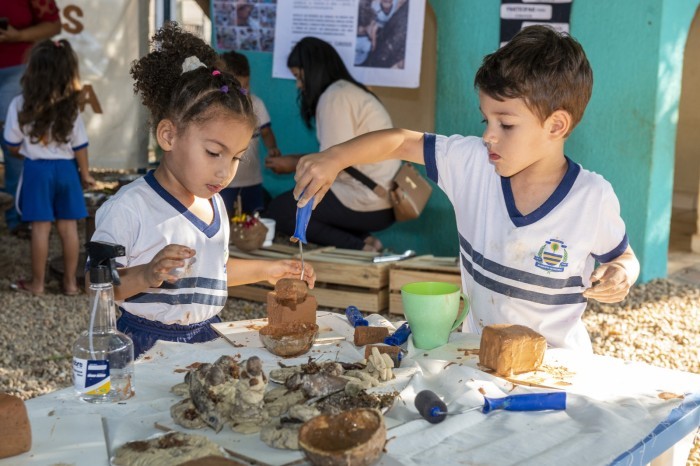 Cmeis e escolas finalizam preparativos dos projetos Berço de Talentos e Feiras Científicas Escolares