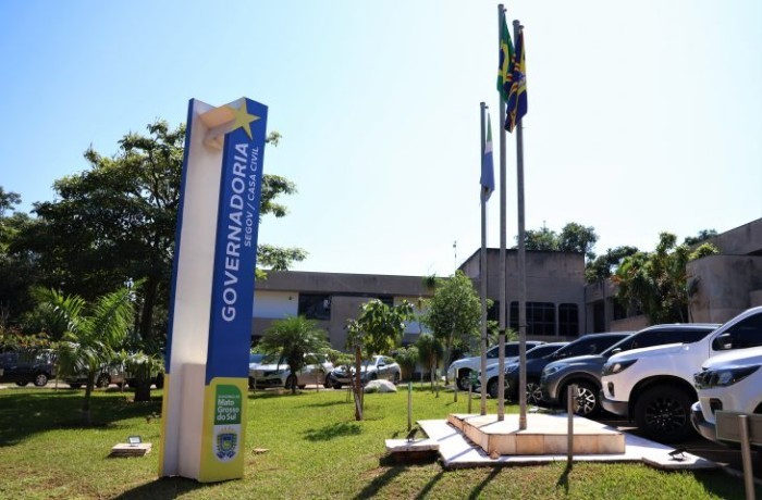 Governo de MS esclarece que mensagens no WhatsApp sobre suspensão de salários dos servidores são falsas