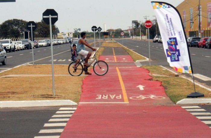 “Agora tem pista para todo mundo”, comemora ciclista durante entrega da nova Avenida dos Cafezais