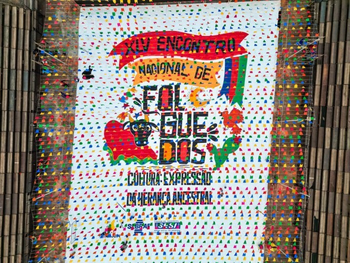 Folguedos inicia com show de Zezo, Coral dos Vaqueiros e Gonzaga Lu nesta terça (22)