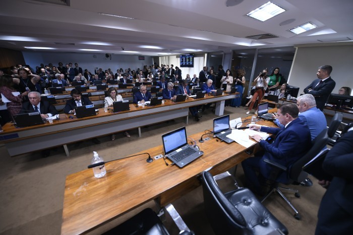 O descumprimento pode resultar em multa correspondente a 5% da receita bruta média diária de bilheteria do complexo até o limite de R$ 2 milhões - Foto: Edilson Rodrigues/Agência Senado