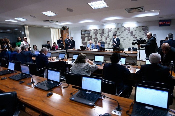 O projeto de lei (PL) 678/2019, de Weverton, foi aprovado com voto favorável do senador Irajá, na forma do substitutivo apresentado por Nelsinho Trad; o texto ainda passará por turno suplementar na CAE - Foto: Edilson Rodrigues/Agência Senado