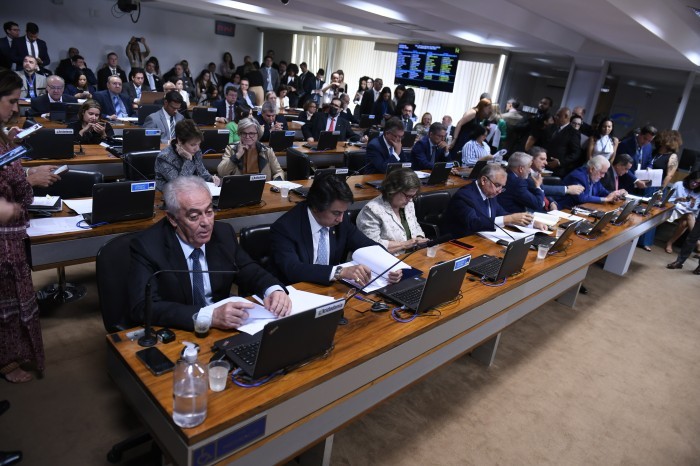 Objetivo é ampliar o acesso a direitos fundamentais de crianças e jovens órfãos por meio do apoio a instituições e a famílias - Foto: Edilson Rodrigues/Agência Senado