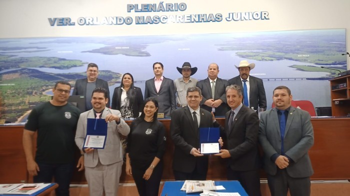 Policiais civis são homenageados em Aparecida do Taboado devida a rápida solução de sequestro envolvendo uma criança