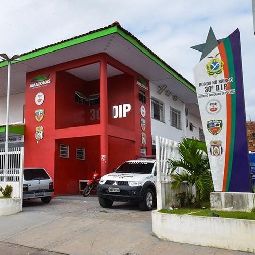 Polícia Civil prende professor em flagrante por importunação sexual contra duas alunas